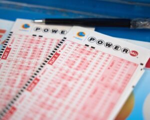 Historic Christmas Shock: One Ticket Claims Massive $1.8 Billion Powerball Jackpot