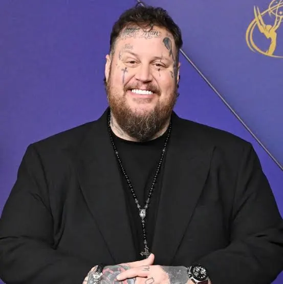 Jelly Roll opens up about his inspiring 300-pound weight loss, why he avoided Ozempic, and how mental health changed his life. A powerful celebrity transformation story.